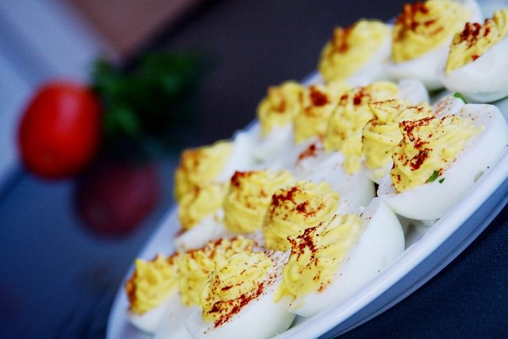 מתכון לביצים ממולאות בסגנון הונגרי