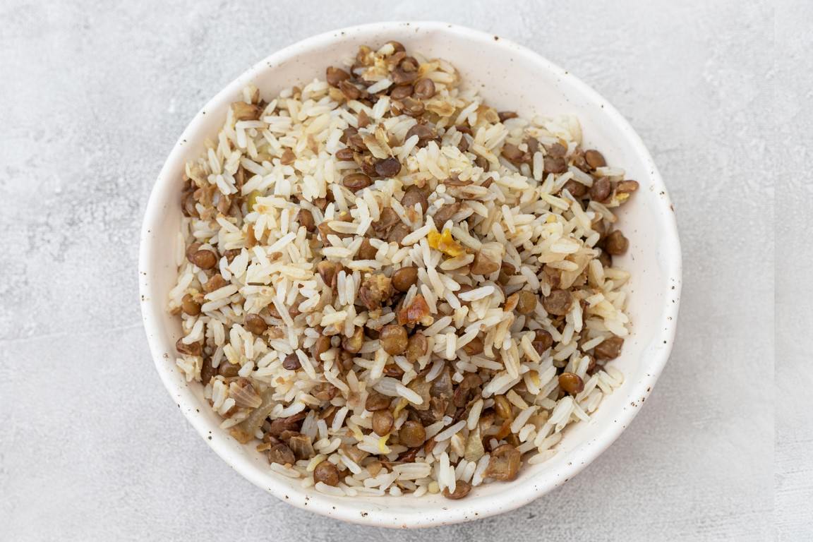מג'דרה - תבשיל אורז ועדשים 